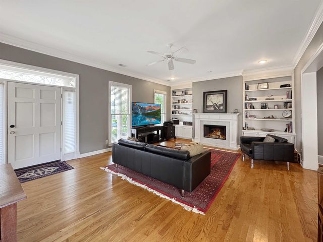 557 RIENZI DR, Memphis, TN 38103