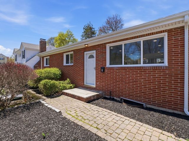 76 Wheeler Ave, Melrose, MA 02176