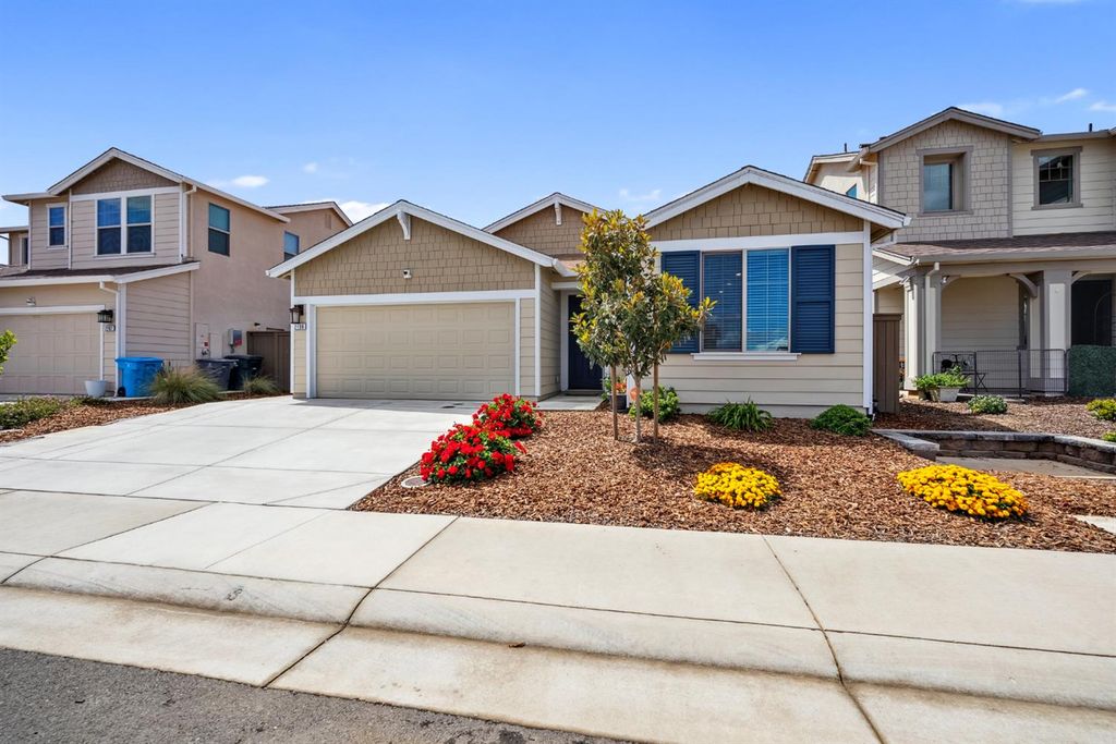 2196 Woodlet St, Marysville, CA 95901