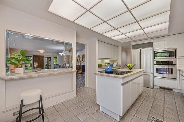 7650 Pineridge Ln, Fair Oaks, CA 95628