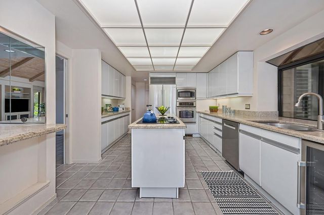 7650 Pineridge Ln, Fair Oaks, CA 95628