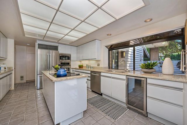 7650 Pineridge Ln, Fair Oaks, CA 95628