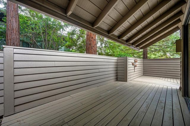 7650 Pineridge Ln, Fair Oaks, CA 95628