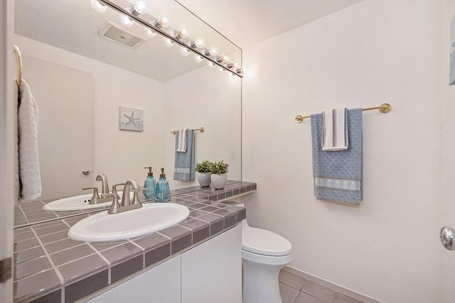 7650 Pineridge Ln, Fair Oaks, CA 95628