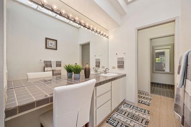 7650 Pineridge Ln, Fair Oaks, CA 95628