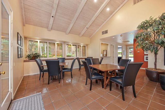 7650 Pineridge Ln, Fair Oaks, CA 95628