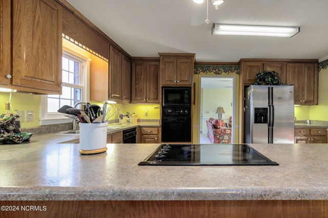 97 Planters Walk Lane, Clinton, NC 28328