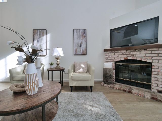 7445 Rolling Hills Cir, Dublin, CA 94568