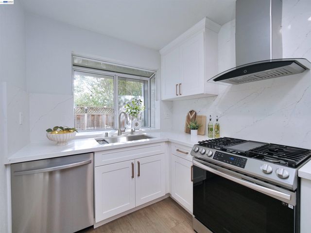 7445 Rolling Hills Cir, Dublin, CA 94568