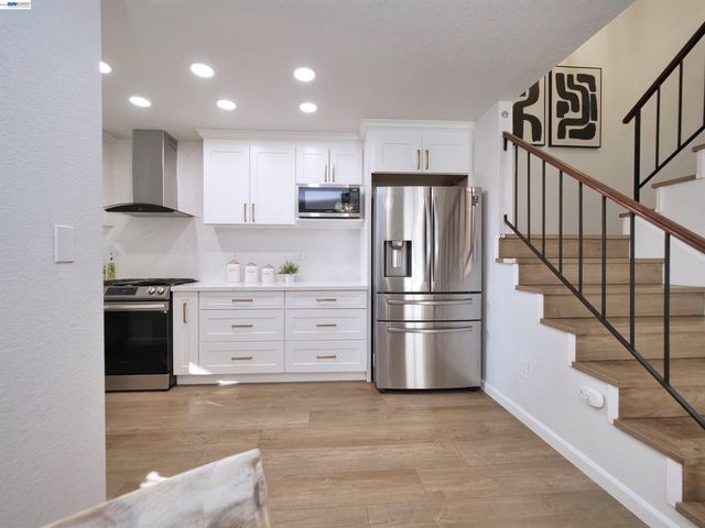 7445 Rolling Hills Cir, Dublin, CA 94568