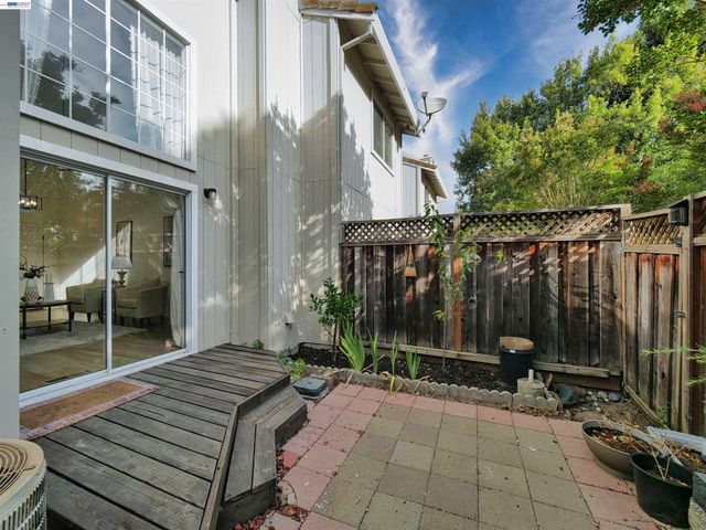 7445 Rolling Hills Cir, Dublin, CA 94568