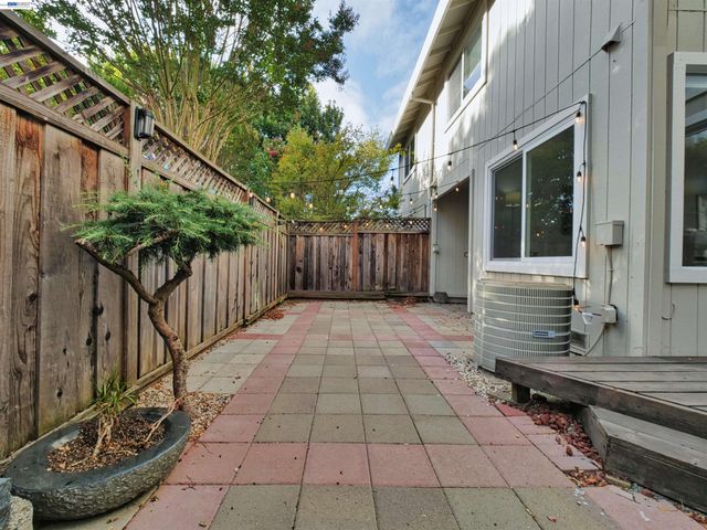 7445 Rolling Hills Cir, Dublin, CA 94568