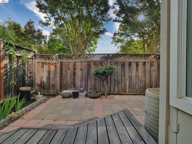 7445 Rolling Hills Cir, Dublin, CA 94568