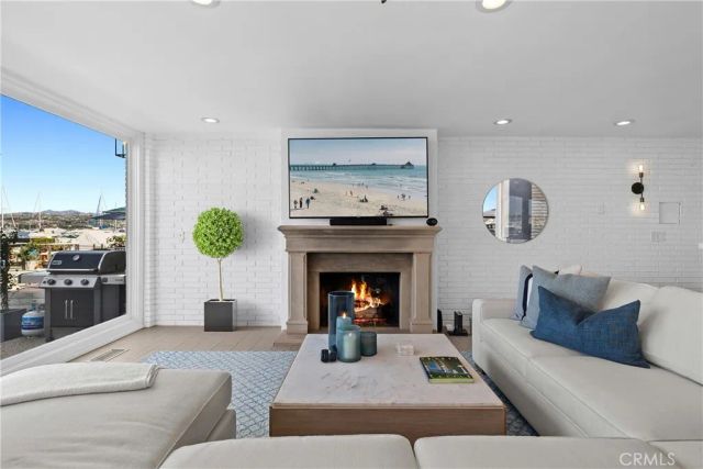 1202 E Balboa Boulevard, Newport Beach, CA 92661
