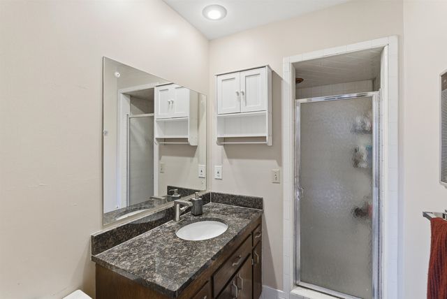 5702 E Rockhill St, Wichita, KS 67208