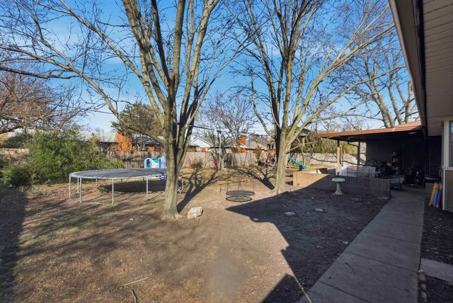 5702 E Rockhill St, Wichita, KS 67208