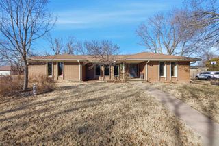 5702 E Rockhill St, Wichita, KS 67208