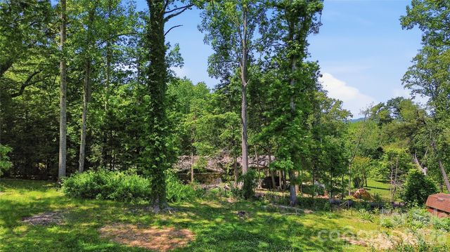 207 Wood Dale Drive, Hendersonville, NC 28791