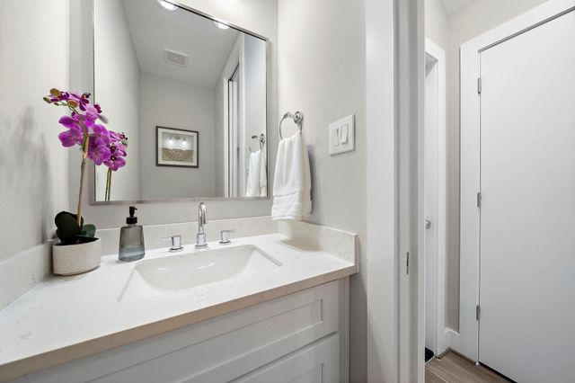 8402 Curry Road, Houston, TX 77093