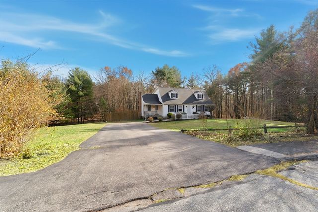 14 Woodland Rd, Uxbridge, MA 01569