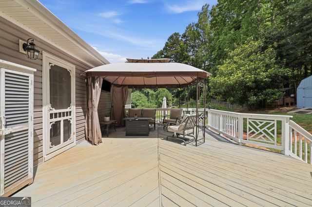 980 Falls Road, Toccoa, GA 30577