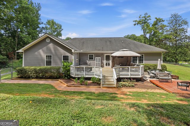 980 Falls Road, Toccoa, GA 30577