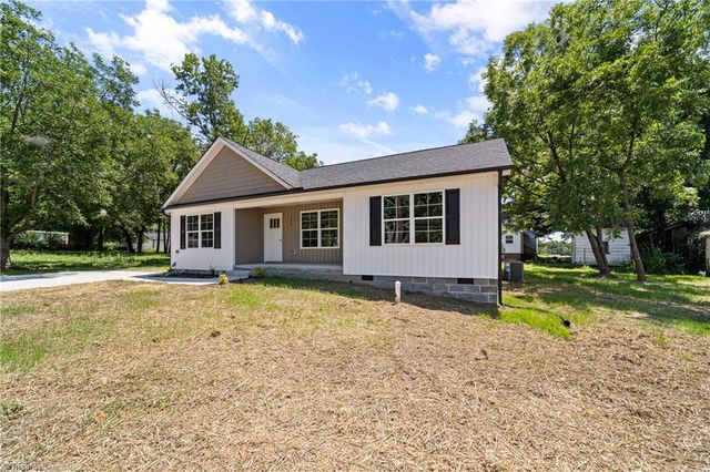 408 E Main Street, Yadkinville, NC 27055