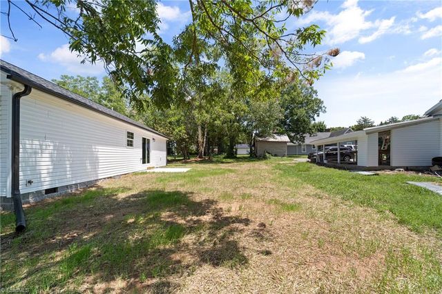 408 E Main Street, Yadkinville, NC 27055