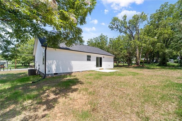 408 E Main Street, Yadkinville, NC 27055