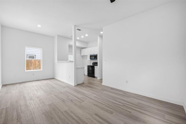 9007 Hilda Street, Houston, TX 77033