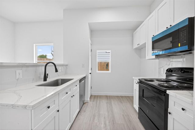 9007 Hilda Street, Houston, TX 77033