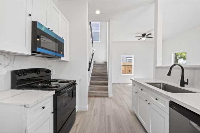 9007 Hilda Street, Houston, TX 77033