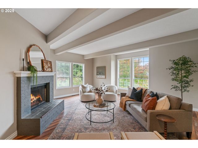 1808 HALL Ct, West Linn, OR 97068