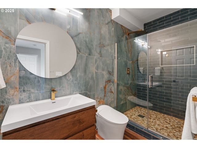 1808 HALL Ct, West Linn, OR 97068