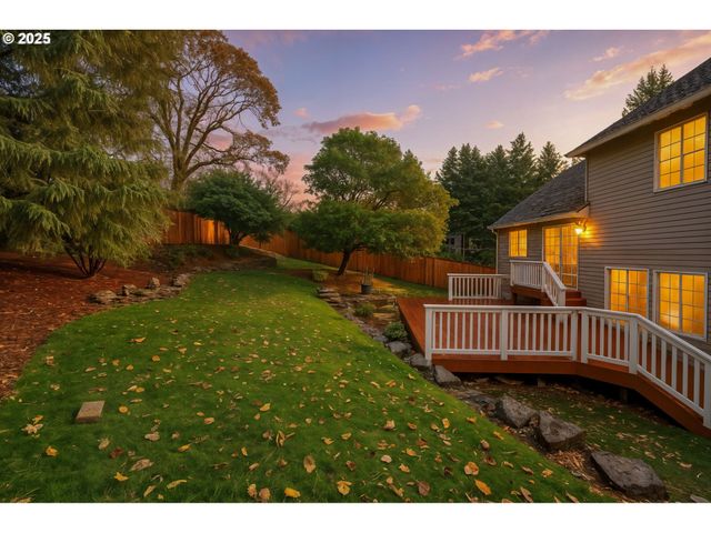 1808 HALL Ct, West Linn, OR 97068