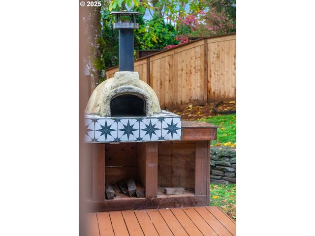 1808 HALL Ct, West Linn, OR 97068