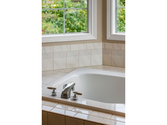 1808 HALL Ct, West Linn, OR 97068