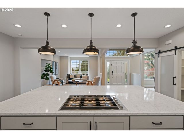 1808 HALL Ct, West Linn, OR 97068