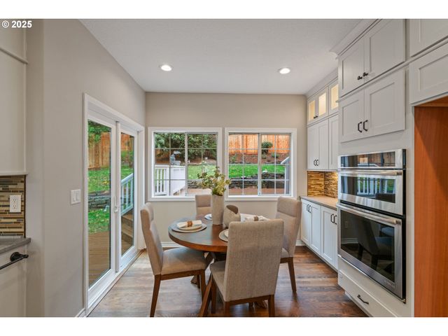 1808 HALL Ct, West Linn, OR 97068