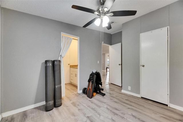 9171 WOOD TERRACE DRIVE, Tampa, FL 33637