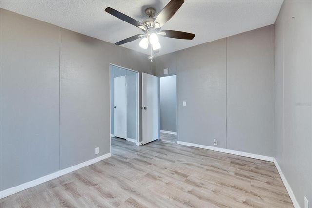 9171 WOOD TERRACE DRIVE, Tampa, FL 33637
