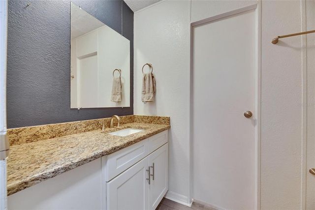 9171 WOOD TERRACE DRIVE, Tampa, FL 33637