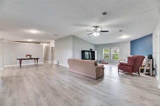 9171 WOOD TERRACE DRIVE, Tampa, FL 33637