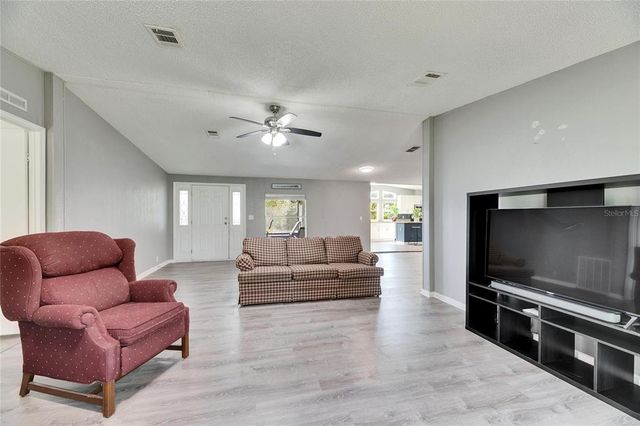 9171 WOOD TERRACE DRIVE, Tampa, FL 33637