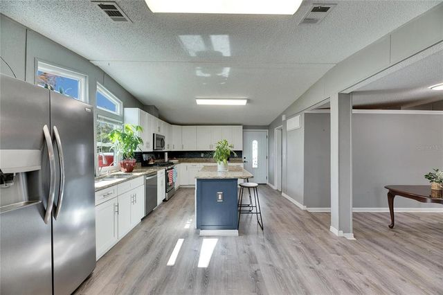 9171 WOOD TERRACE DRIVE, Tampa, FL 33637