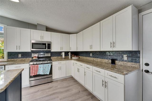 9171 WOOD TERRACE DRIVE, Tampa, FL 33637