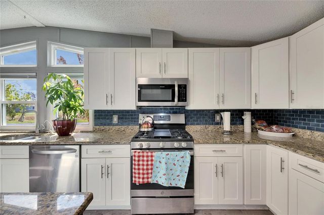9171 WOOD TERRACE DRIVE, Tampa, FL 33637
