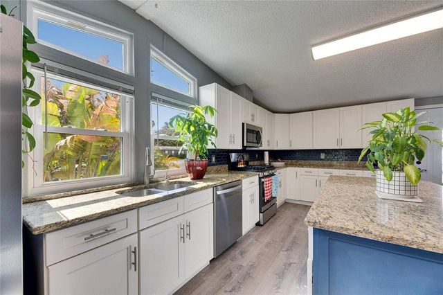 9171 WOOD TERRACE DRIVE, Tampa, FL 33637