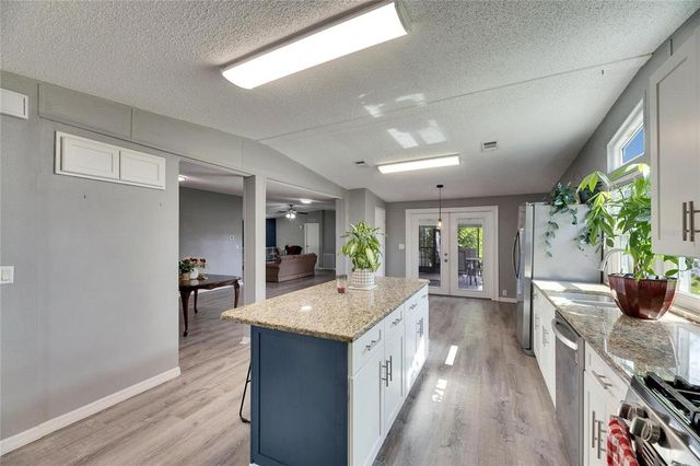 9171 WOOD TERRACE DRIVE, Tampa, FL 33637