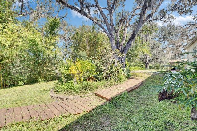 9171 WOOD TERRACE DRIVE, Tampa, FL 33637